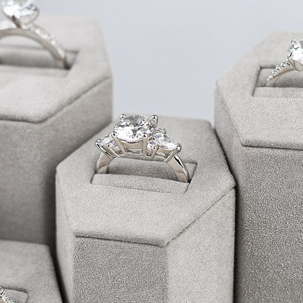 RH016 Velvet Ring Stand Jewelry Display Holder